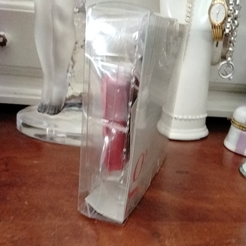 Red Digital Photo Frame Keychain - Picture 4 of 6